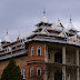 DSC01427.JPG, Huedin. Une autre de ces constructions extravagantes., Brasov, Tansylvanie. Mars 2008.