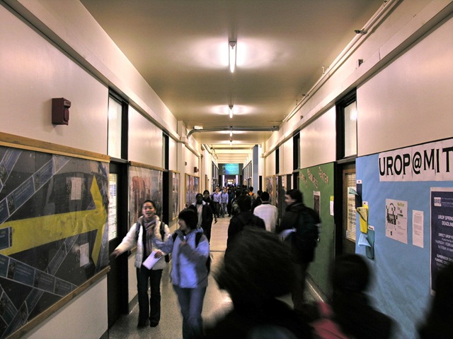 [Infinite corridor[2].jpg]