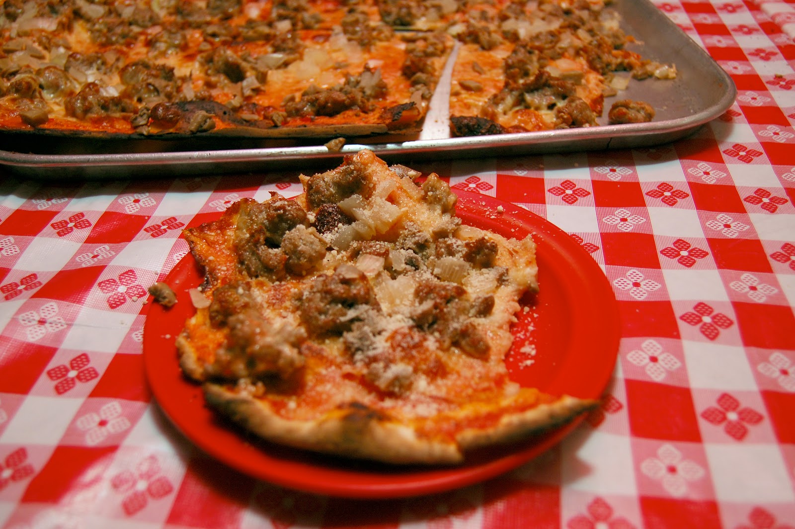Eating Milwaukee Maria's Pizza The Quintessential Milwaukee Experience