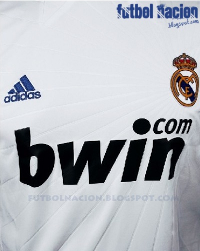 A detalle Camiseta local Adidas Real Madrid 2010-2011