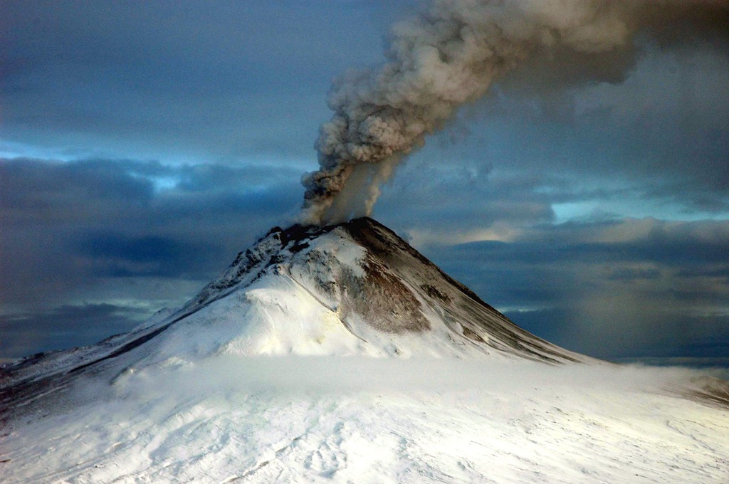 [Volcano Smoking[2].jpg]