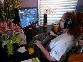 Tinkerhell at her computer