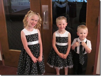 3 kids at wedding