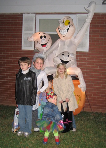 [10.29.2009 Trick Or Treat 031[4].jpg]