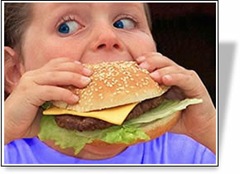 Niño obeso comiendo, 1. Niño obeso comiendo, 1.
