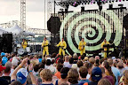 forecastle2010_devo4_festivalfamily.jpg