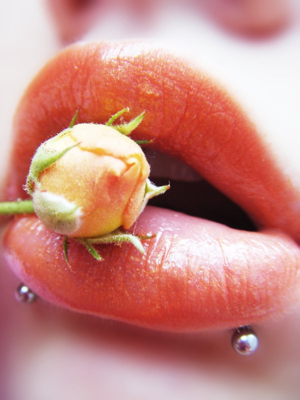 sensual-seductive-lips-2.jpg