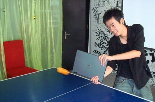 patah-laptop (3) broken-laptop (3)