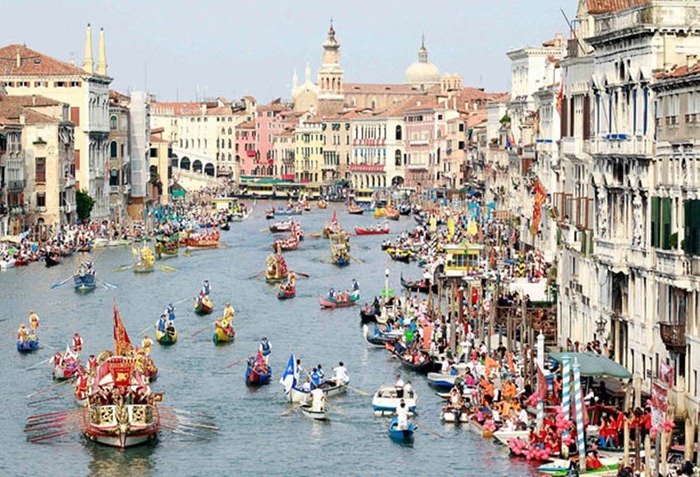 venice-regatta (1) venice-regatta (1)