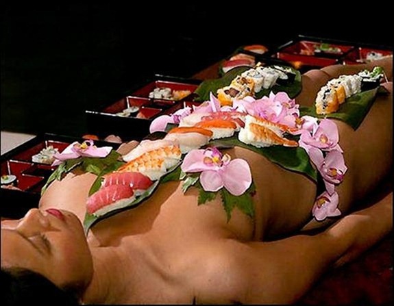 naked-body-sushi (1)