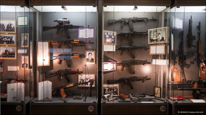 AK-47 Museum | Kalashnikov Museum in Izhevsk Seen On lolpicturegallery.blogspot.com