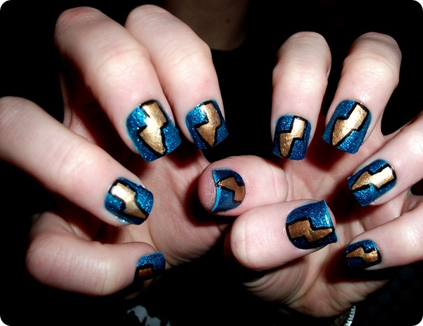 LIGHTNING BOLT NAILS 1