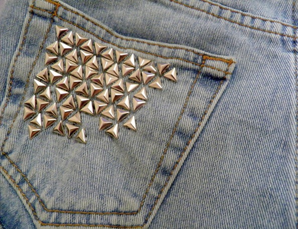 STUDDED DENIM SHORTS 3