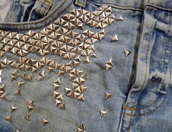 STUDDED DENIM SHORTS 4