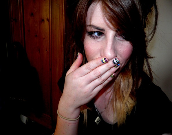 PSYCHEDELIC AZTEC NAILS 1
