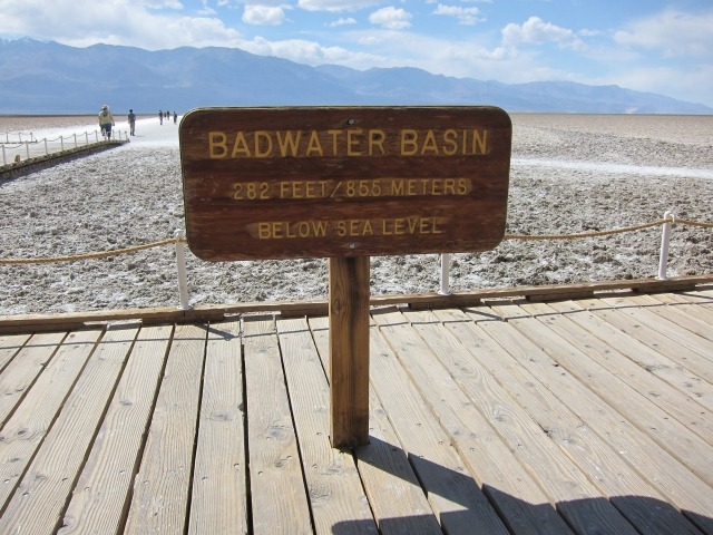 [Death_Valley_Bad_Water[4].jpg]