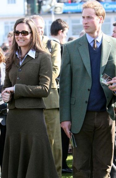 [Kate-Middleton-and-Prince-William-a-wedding[4].jpg]