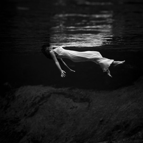 [drowning[3].jpg]
