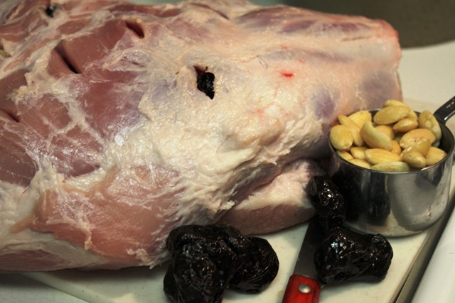 [Pork leg-Pierna mechada horneada[5].jpg]