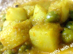 [potato - peas kurma![1].jpg]
