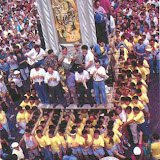 Particolare della paranza durante l'esibizione in piazza del Duomo; anno 1990.