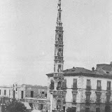 Giglio che balla nei pressi della villa comunale; inizio 1900