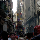 Il Giglio del Salumiere risale il primo tratto di via S. Felice muovendosi a retroso, particolare; anno 2007.