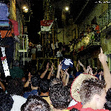 Dopo aver effettuato con successo la "girata cerceri" il Giglio del Beccaio da una prova di forza eseguendo alcune girate in via Merliano senza mai fermarsi; anno 2007.