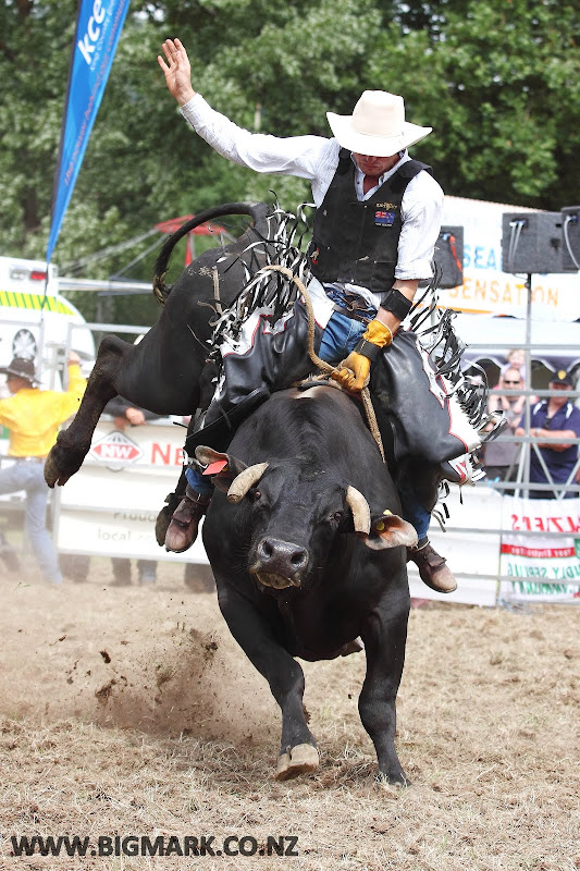 IMAGE: http://lh4.ggpht.com/_a_v5U7guC1c/TO9ht0uBxBI/AAAAAAAAdi4/kSVz19-MxeU/s800/BULLRIDE_0668.JPG