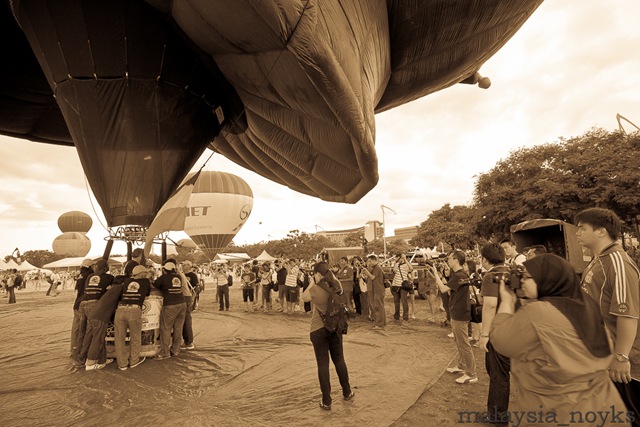 [Hot Air Balloon Putrajaya 2011 (18)[3].jpg]