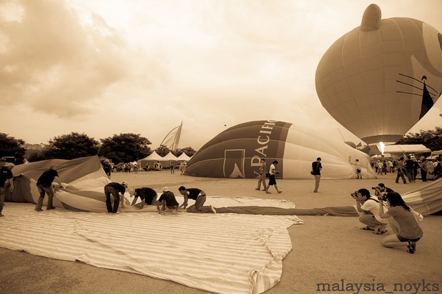 [Hot Air Balloon Putrajaya 2011 (38)[3].jpg]