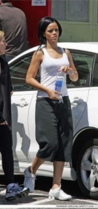 Rihanna saliendo del gimnasio