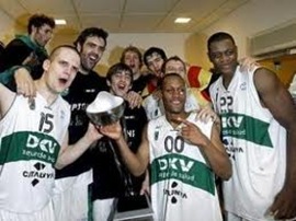 DKV Joventut enfrenta a Estudiantes