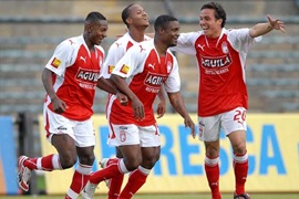 Independiente Santa Fe enfrenta al Atl&eacute;tico Nacional