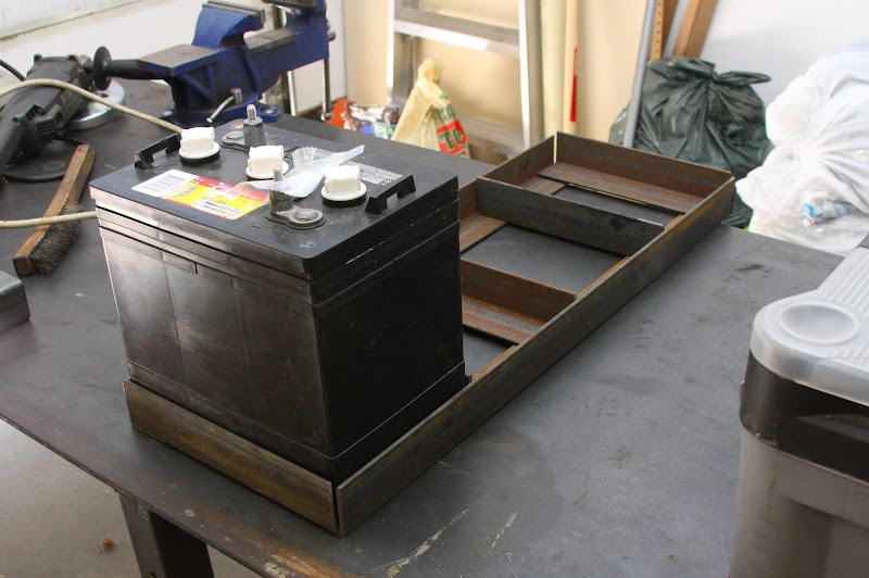 Open Roads Forum Build thread for 4 GC frame mounted battery tray.