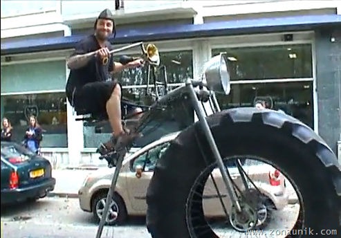 [impractical-bicycle4[7].jpg]