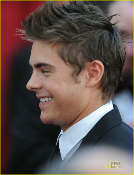 [zac-efron-2010-oscars-06[4].jpg]