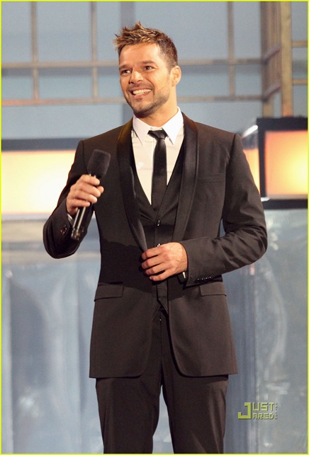[ricky-martin-billboard-latin-music-awards-07[15].jpg]