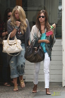 ashley-tisdale-samantha-droke-patys-04