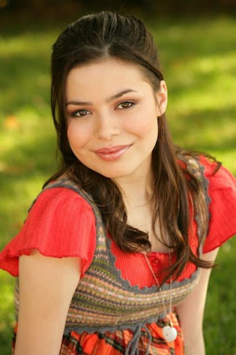 Drake+bell+and+miranda+cosgrove+kissing
