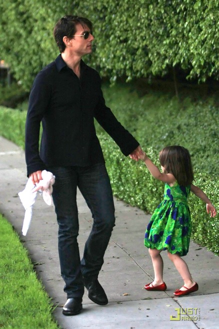 [suri-cruise-runaway-rapid-12[5].jpg]