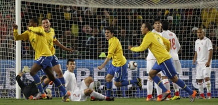 Brasil gole&oacute; 3-0 a Chile
