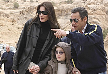 [Sarkozy-Bruni-5830714[4].jpg]