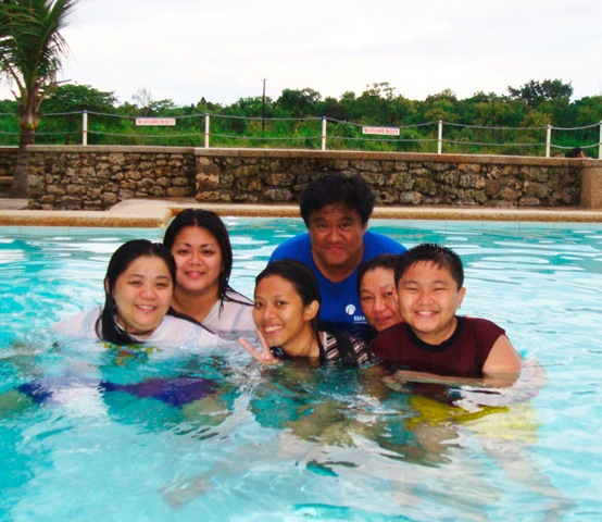 [giatoro-family[3].jpg]