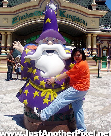 [Mai at Enchanted Kingdom[3].jpg]