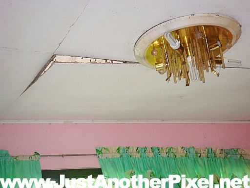 [the damage at the entrance of our home[3].jpg]