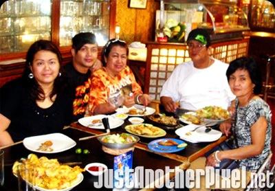 Me with my family at Balsa - JustAnotherPixel.net