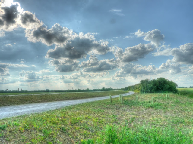 P1130312_06_07_08_09_10_11_tonemapped.jpg