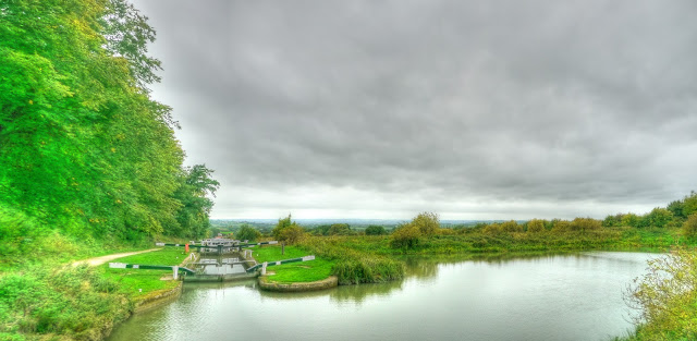 Devizes Locks panorama.jpg