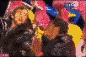http://lh4.ggpht.com/_bNzK99_kByY/S3LyqBSp6KI/AAAAAAAAAOs/Q2teSecruo4/Roller_coaster_trapped.gif
